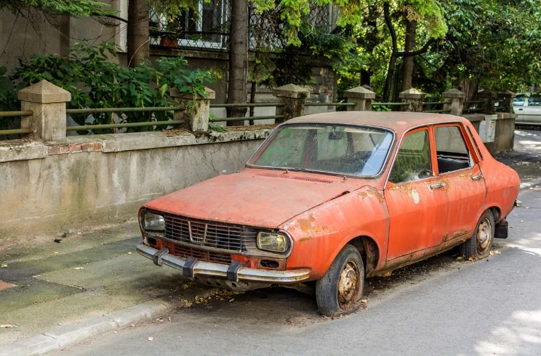 How to report an abandoned car