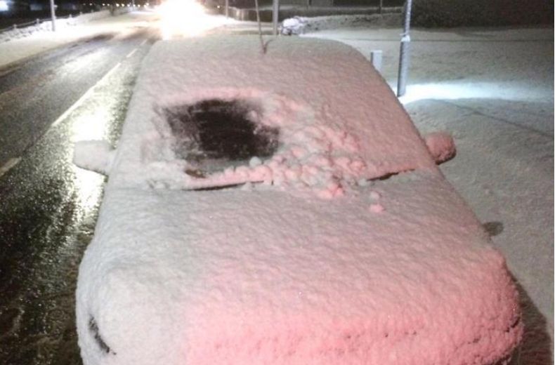 Fined driver shows how not to clear a windscreen this winter