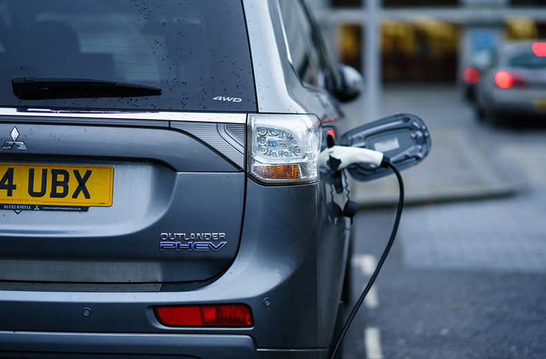 Government cancels plug-in car grants with immediate effect