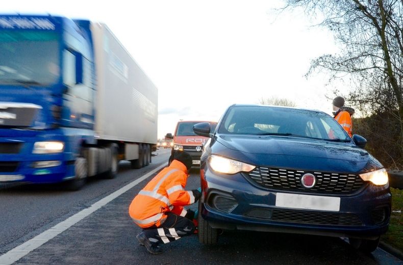 Use of red flashing lights a ‘landmark day for the roadside assistance industry’