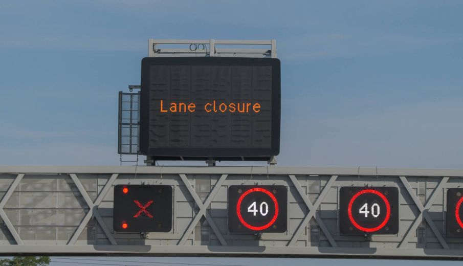 Almost one in ten drivers ignore ‘Red X’ on UK motorways