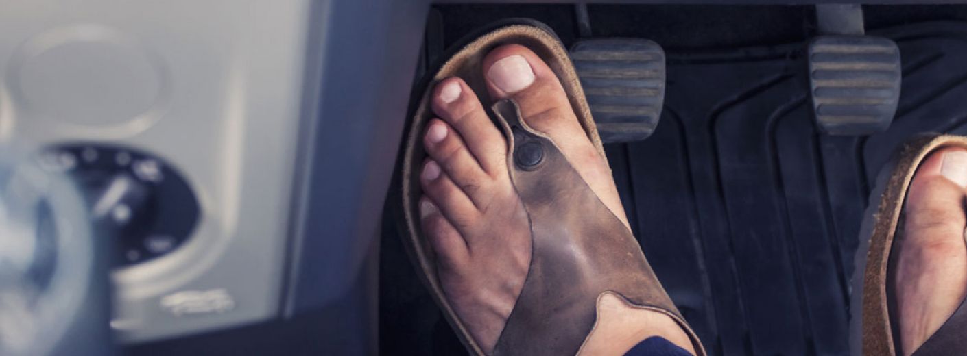 what shoes can you wear while driving