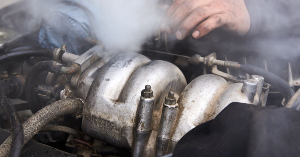 engine-smoking-why-it-s-happening-and-what-to-do-rac-drive