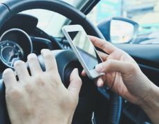 RAC research: dangerous phone use at the wheel rockets among some age groups