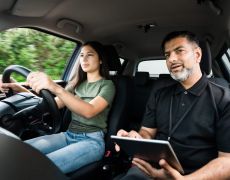 Emergency stop guide: tips for your driving test