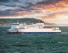 Crossing the Channel – should you take the ferry or LeShuttle (Eurotunnel)?