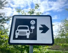 Homeowners without a driveway or garage can expect EV charging costs to be almost £1000 a year higher