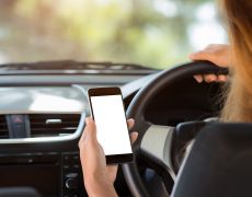 Should mobile phones be confiscated for offenders behind the wheel?
