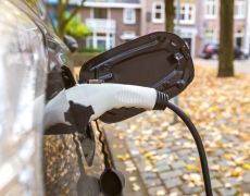 UK ‘lags behind’ in electric car revolution