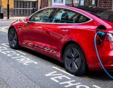 Shift to EVs ‘accelerating at speed’ with half a million on UK roads