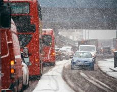 A complete guide to driving safely in snow
