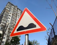 20mph speed limits are ignored by drivers unless paired with speed humps