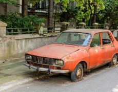 How to report an abandoned car