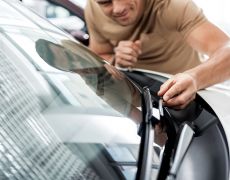 How to check and replace your windscreen wipers