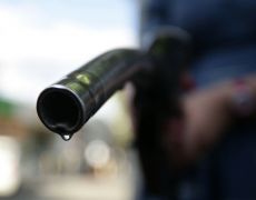 Asda first to cut fuel prices after RAC plea