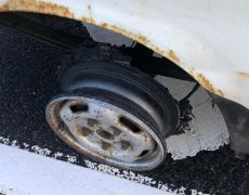 ‘Unbelievable’ no-tyre driver charged with dangerous driving 