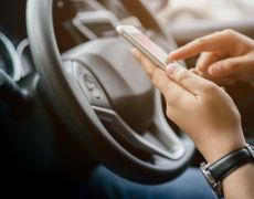 Government cracks down on mobile phone driving laws
