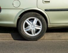 Pavement parking to be banned in Scotland