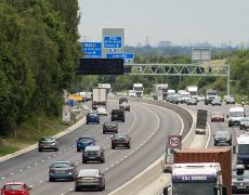 Over half of drivers wrong about using smart motorway hard shoulders