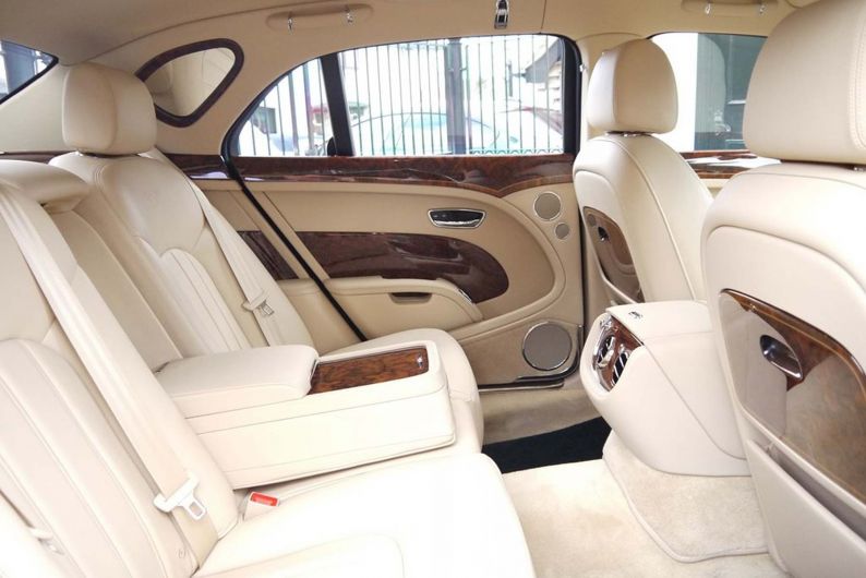 A Look At The Queen S Cars Through The Ages Rac Drive